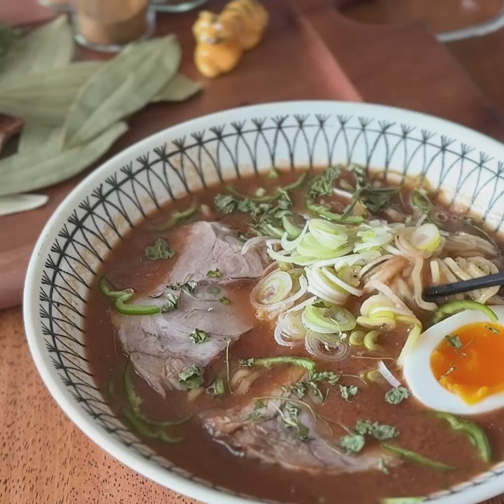 2/20金12時〜販売開始 | トマトと味噌でコク旨！エスニックトマトラーメンスパイスキット（4杯分）